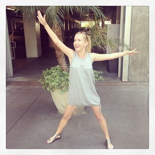 Angela Kinsey feet photo thumbnail
