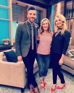 Angela Kinsey feet photo thumbnail