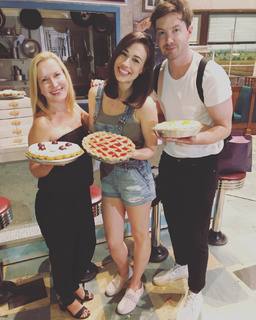 Angela Kinsey feet photo thumbnail
