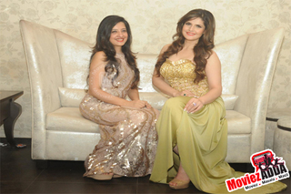 Zareen Khan feet photo thumbnail