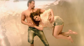 Zareen Khan feet photo thumbnail