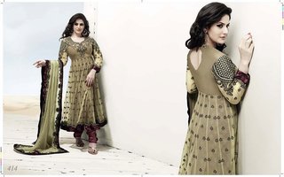 Zareen Khan feet photo thumbnail