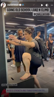 Zareen Khan feet photo thumbnail