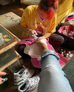 Rita Ora feet photo thumbnail