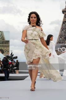 Camila Cabello feet photo thumbnail