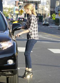 Charlize Theron feet photo thumbnail