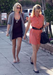 Ali Larter feet photo thumbnail