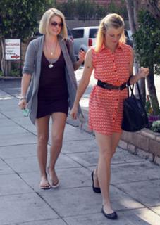Ali Larter feet photo thumbnail