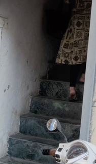 Zareen Khan feet photo thumbnail
