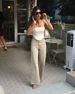 Mouni Roy feet photo thumbnail