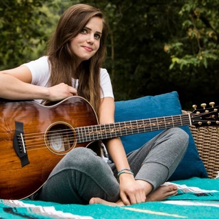 Tiffany Alvord feet photo thumbnail