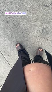 Ashley Graham feet photo thumbnail