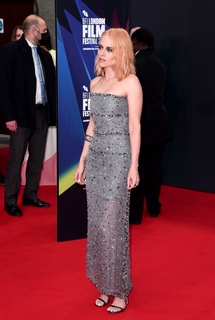 Kristen Stewart feet photo thumbnail