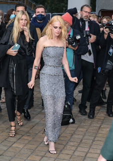 Kristen Stewart feet photo thumbnail