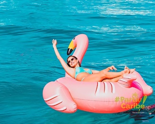 Deborah Secco feet photo thumbnail
