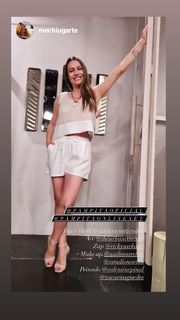Carolina Ardohain feet photo thumbnail