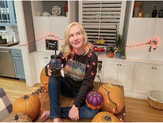 Angela Kinsey feet photo thumbnail
