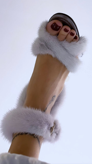 Seyma Subasi feet photo thumbnail