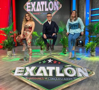 Cynthia Rodríguez feet photo thumbnail