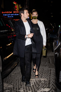 Karlie Kloss feet photo thumbnail