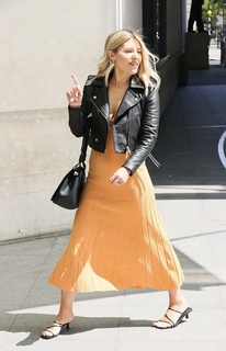 Mollie King feet photo thumbnail