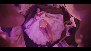 Halsey feet photo thumbnail
