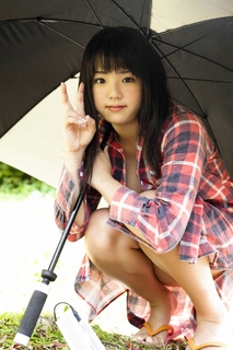 Ai Shinozaki feet photo thumbnail