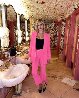 Chiara Ferragni feet photo thumbnail