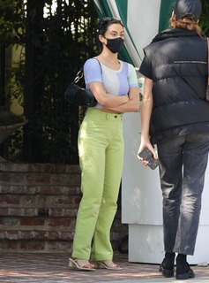 Camila Mendes feet photo thumbnail