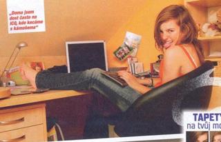 Ewa Farna feet photo thumbnail
