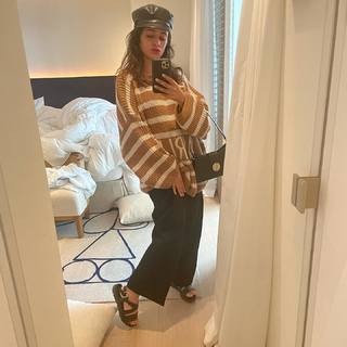 Camila Cabello feet photo thumbnail