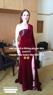 Julianne Moore feet photo thumbnail