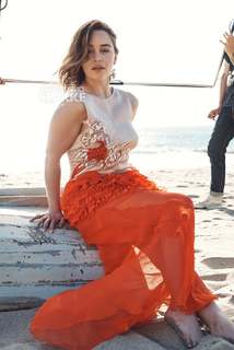 Emilia Clarke feet photo thumbnail