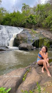 Larissa Manoela feet photo thumbnail