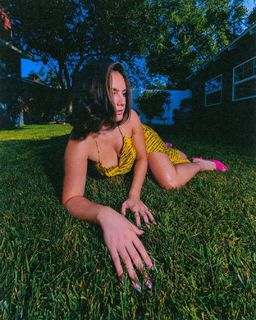 Natalie Noel Mariduena feet photo thumbnail