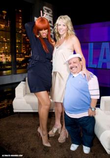 Chelsea Handler feet photo thumbnail