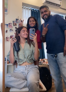 Anushka Sen feet photo thumbnail