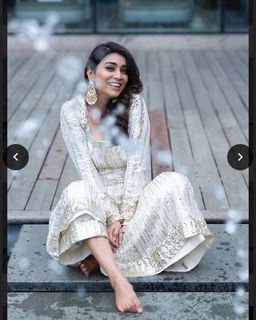 Shriya Saran feet photo thumbnail