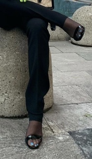 Serenay Sarikaya feet photo thumbnail