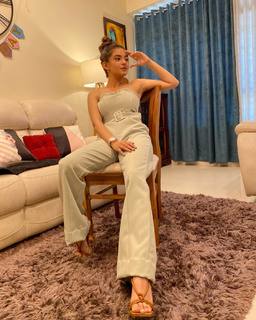 Anushka Sen feet photo thumbnail