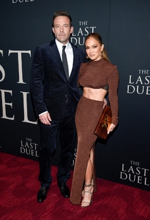 Jennifer Lopez feet photo thumbnail
