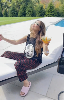 Thalía feet photo thumbnail