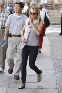 Sienna Miller feet photo thumbnail