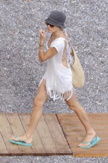 Sienna Miller feet photo thumbnail