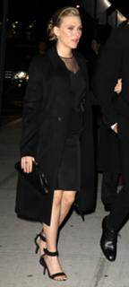 Scarlett Johansson feet photo thumbnail
