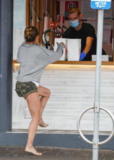 Elsa Pataky feet photo thumbnail