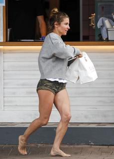 Elsa Pataky feet photo thumbnail