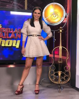 Tania Rincón feet photo thumbnail