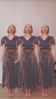 Aurora Aksnes feet photo thumbnail