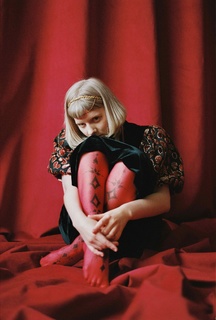 Aurora Aksnes feet photo thumbnail